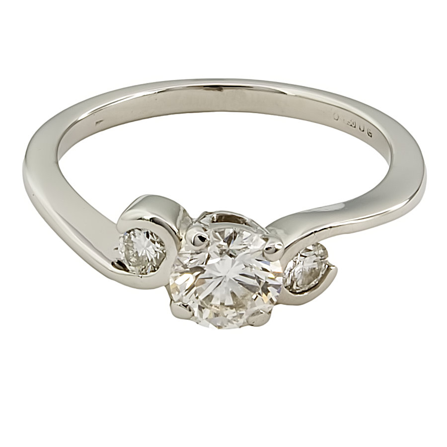 Platinum 3 Diamonds 0.60cts Ring size K